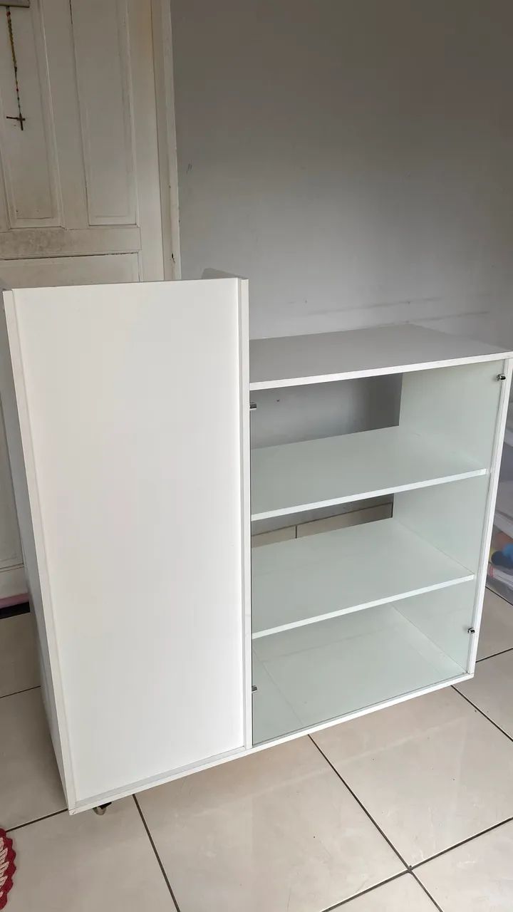 VENDE-SE VITRINE SEMINOVA 
