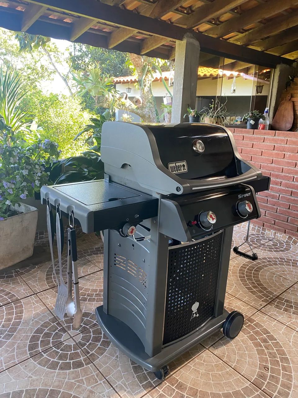 Churrasqueira Weber Spirit 