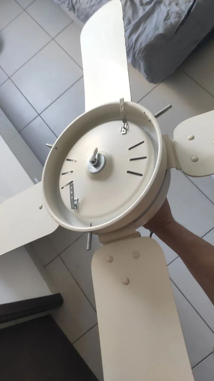 Ventilador de Teto Ventali 4 Pás com Luminária - Foto 3