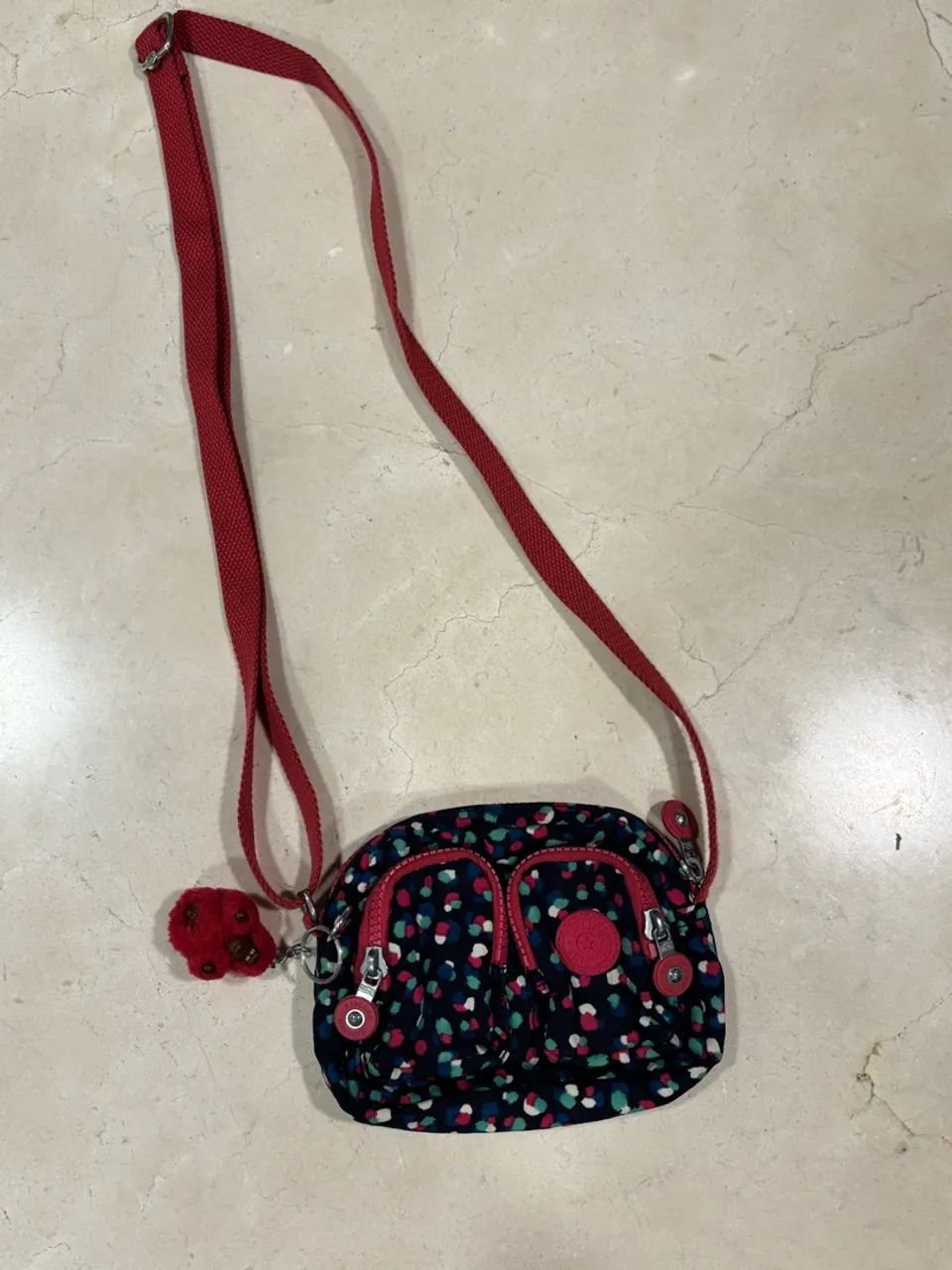 Bolsa Kipling transversal pequena