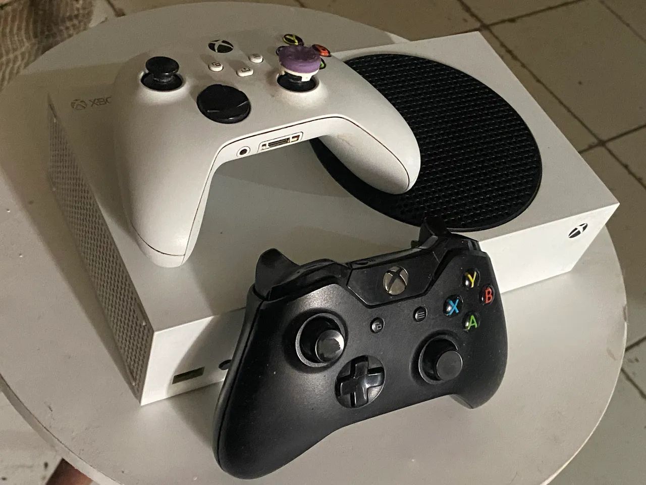 Xbox Series S + 2 controles