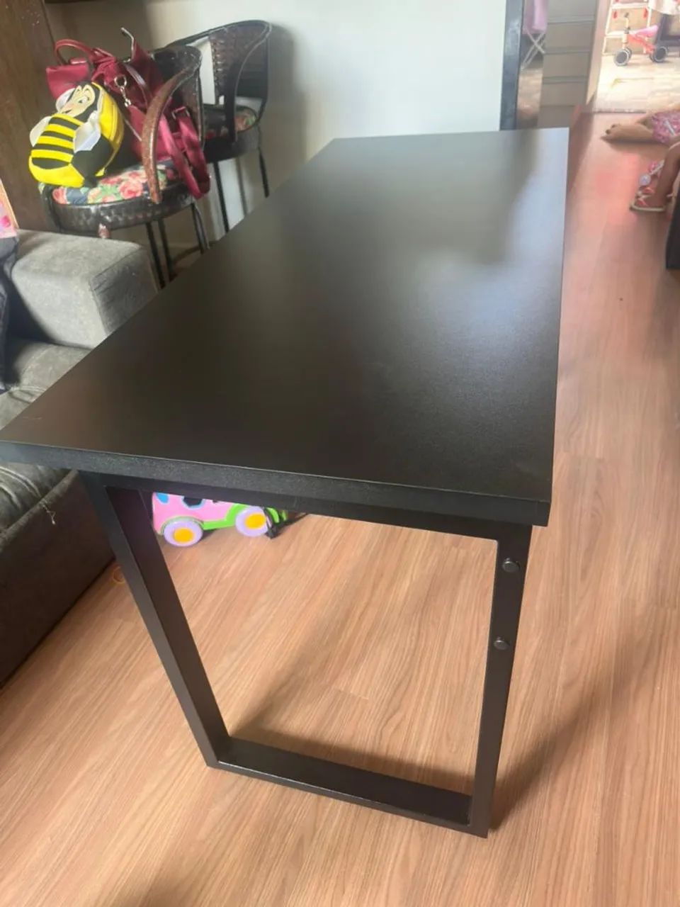 DESK IN EXCELLENT CONDITION
