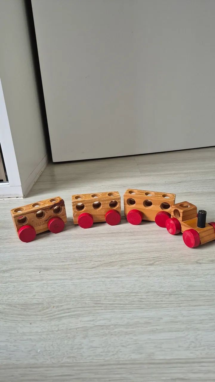 Brinquedo infantil madeira - trem
