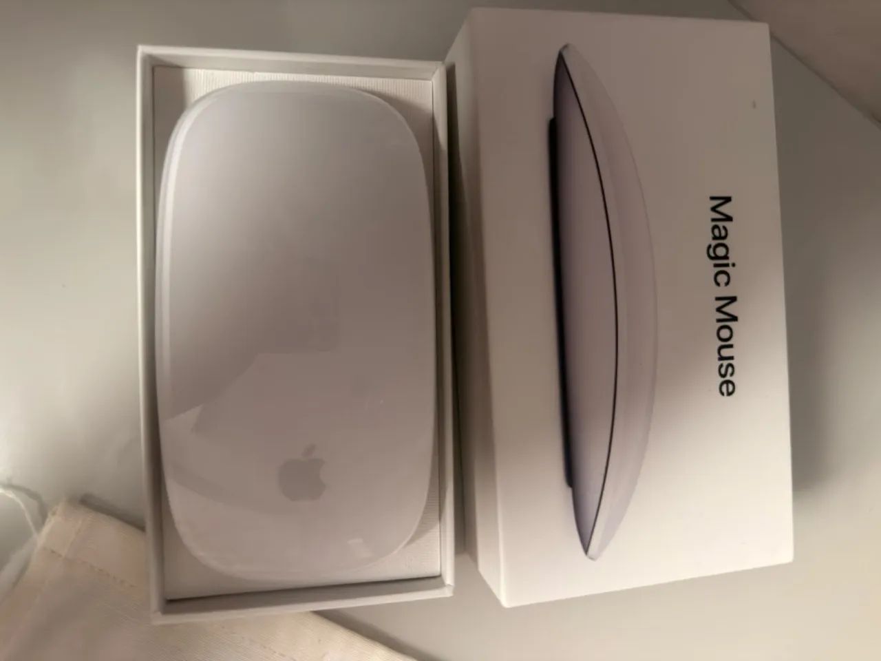 Mouse Apple Magic 2 modelo A1657 prata  - Foto 2