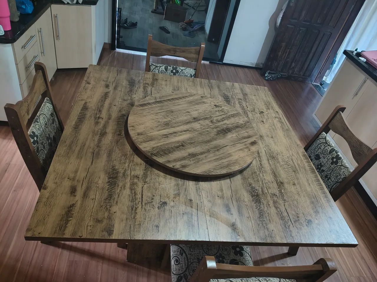 Mesa com 8 cadeiras  - Foto 3