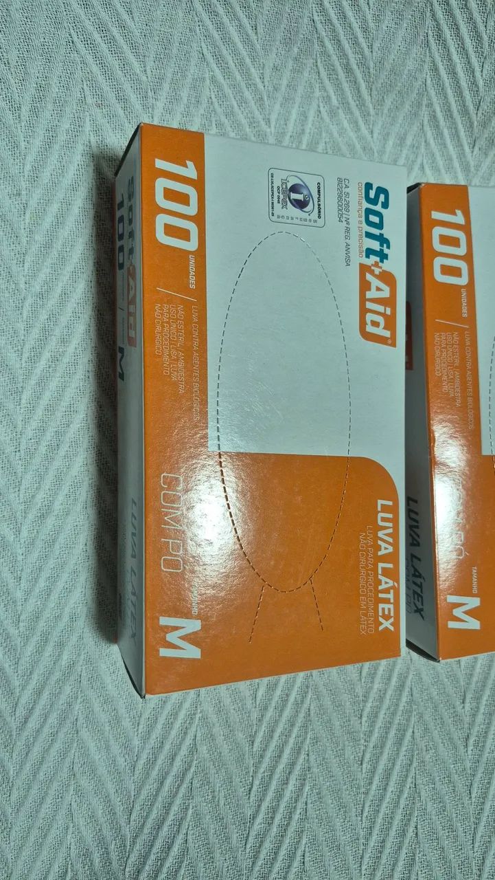 Vendo caixa de Luvas de látex com pó - Tamanho M com 100 luvas. - Foto 3