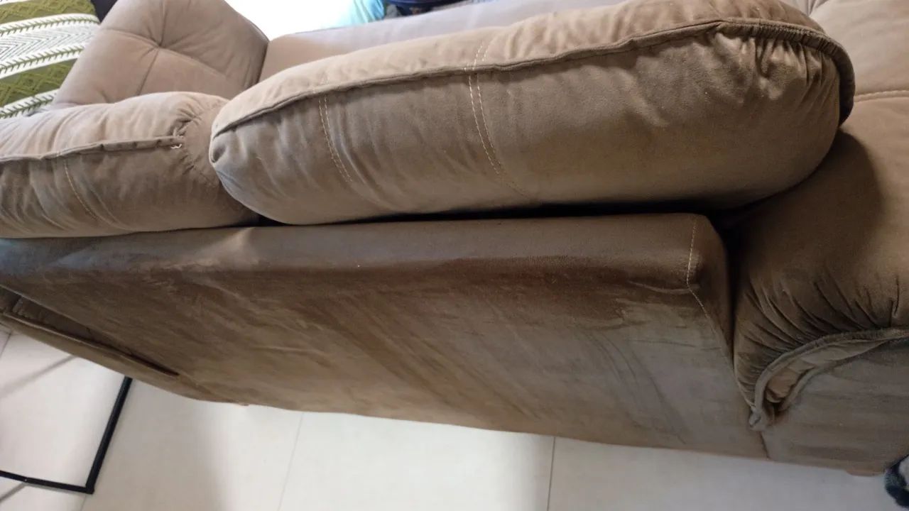Sofá impermeável com pouco tempo de uso. - Foto 2