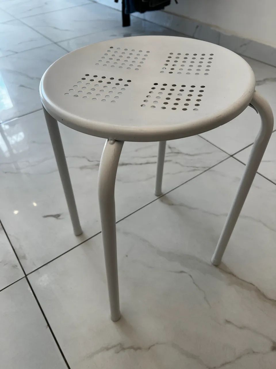 Banco metal branco