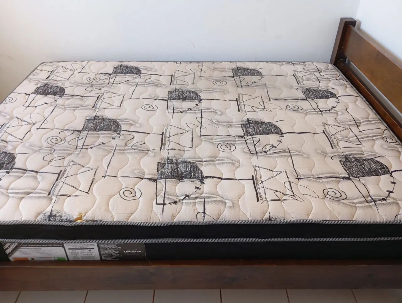 Cama de madeira com Colchao  - Foto 2