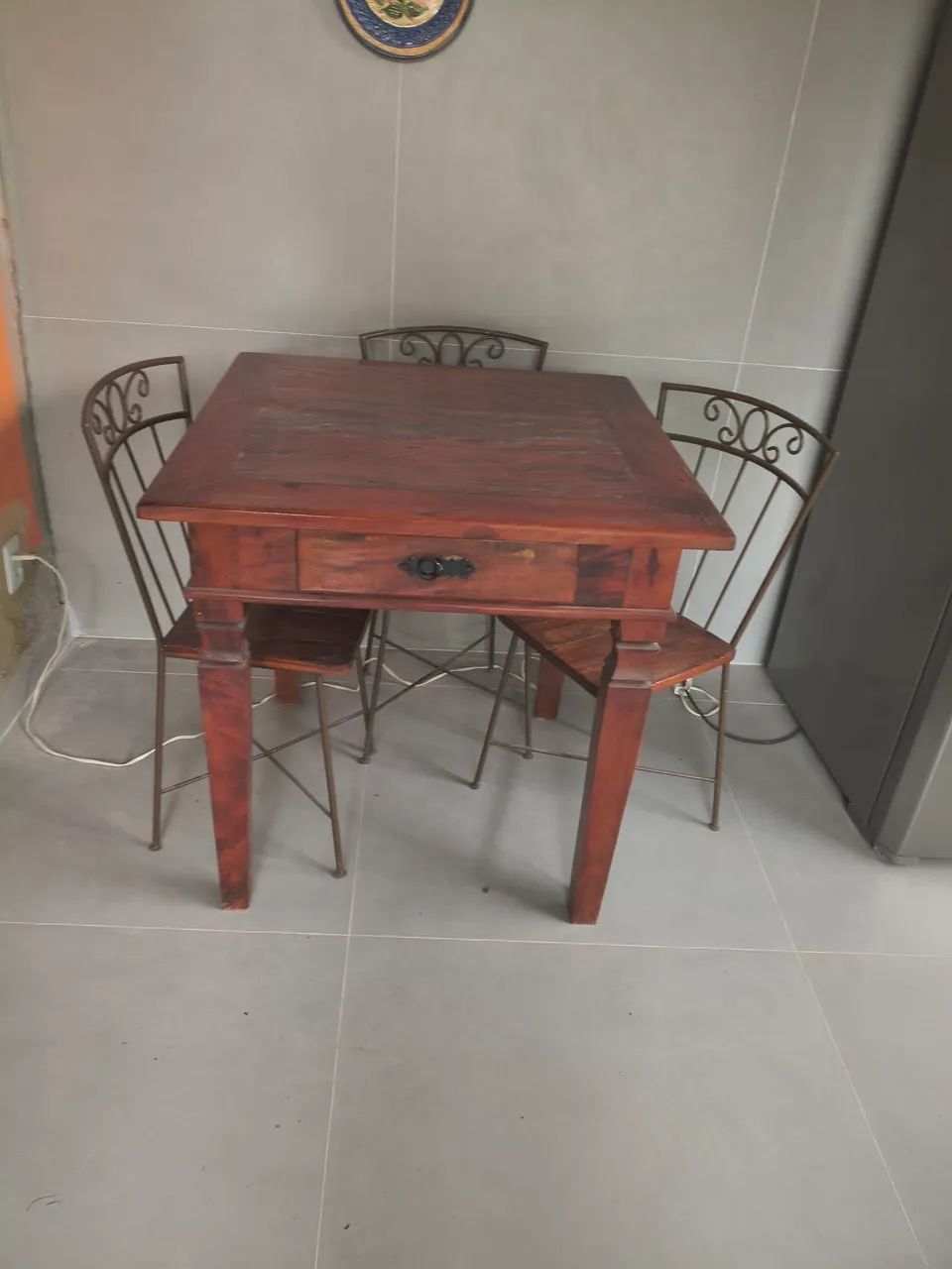 Mesa de madeira maciça  - Foto 2