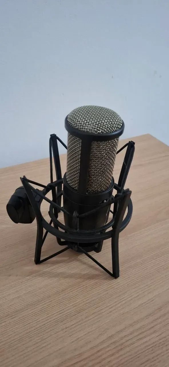 Microfone AKG P220 (com defeito) - Foto 2