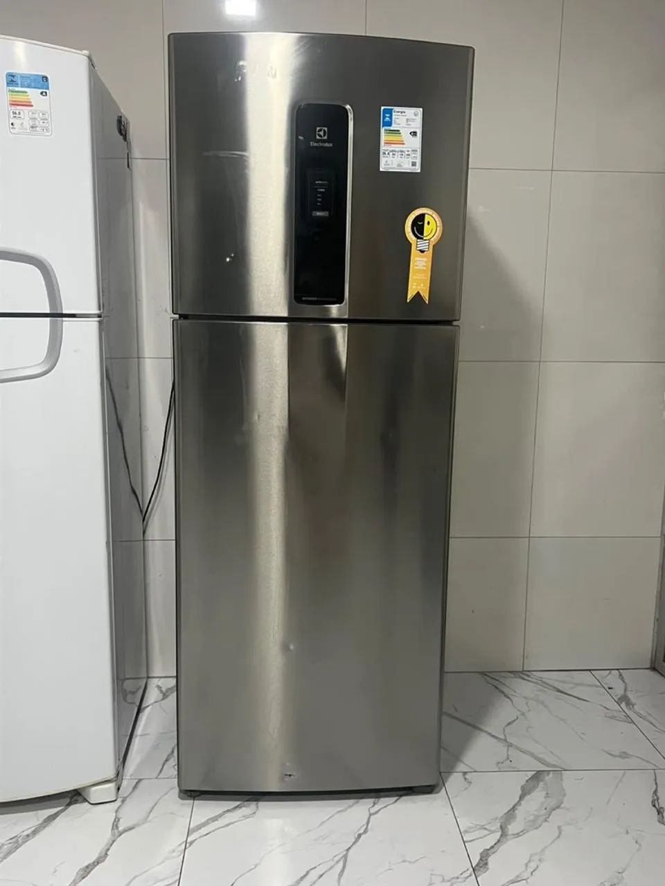 Vendo geladeira 