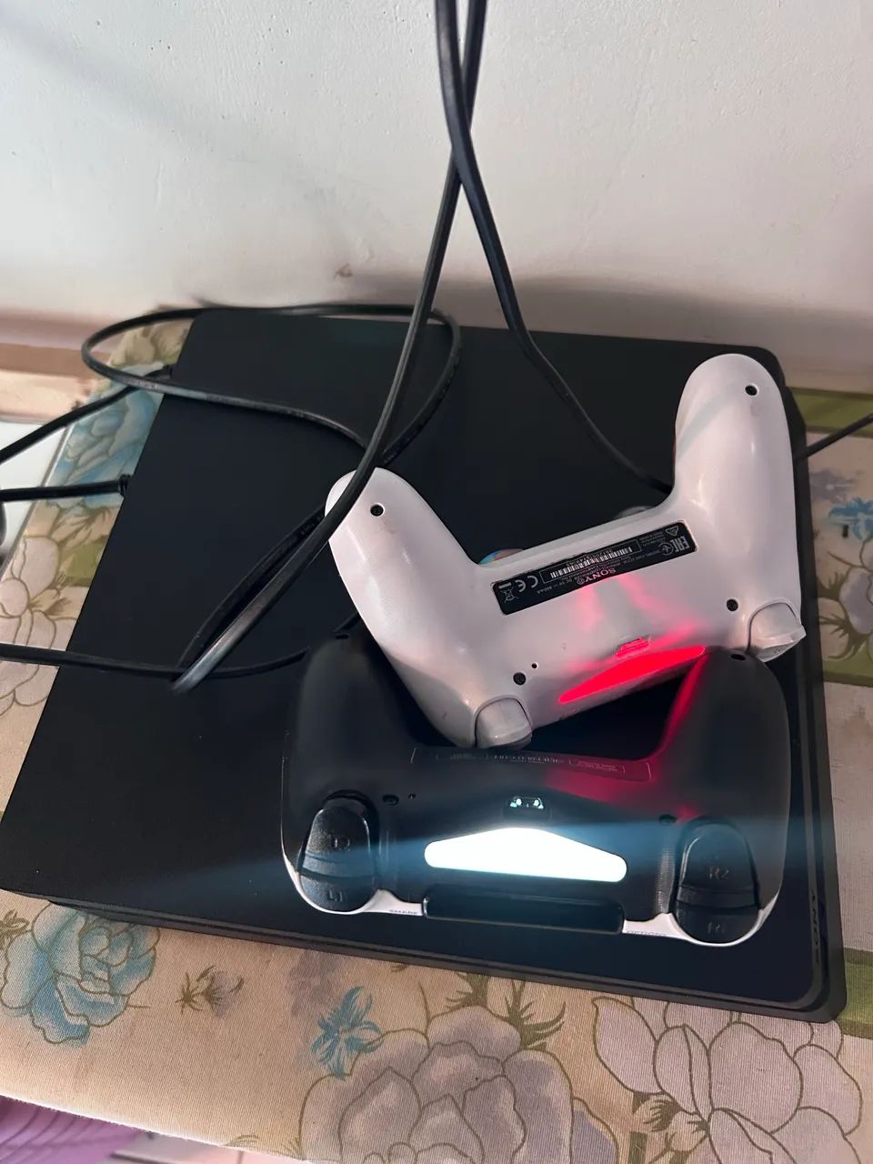 Ps4 1 terá+2 controles+8 jogos