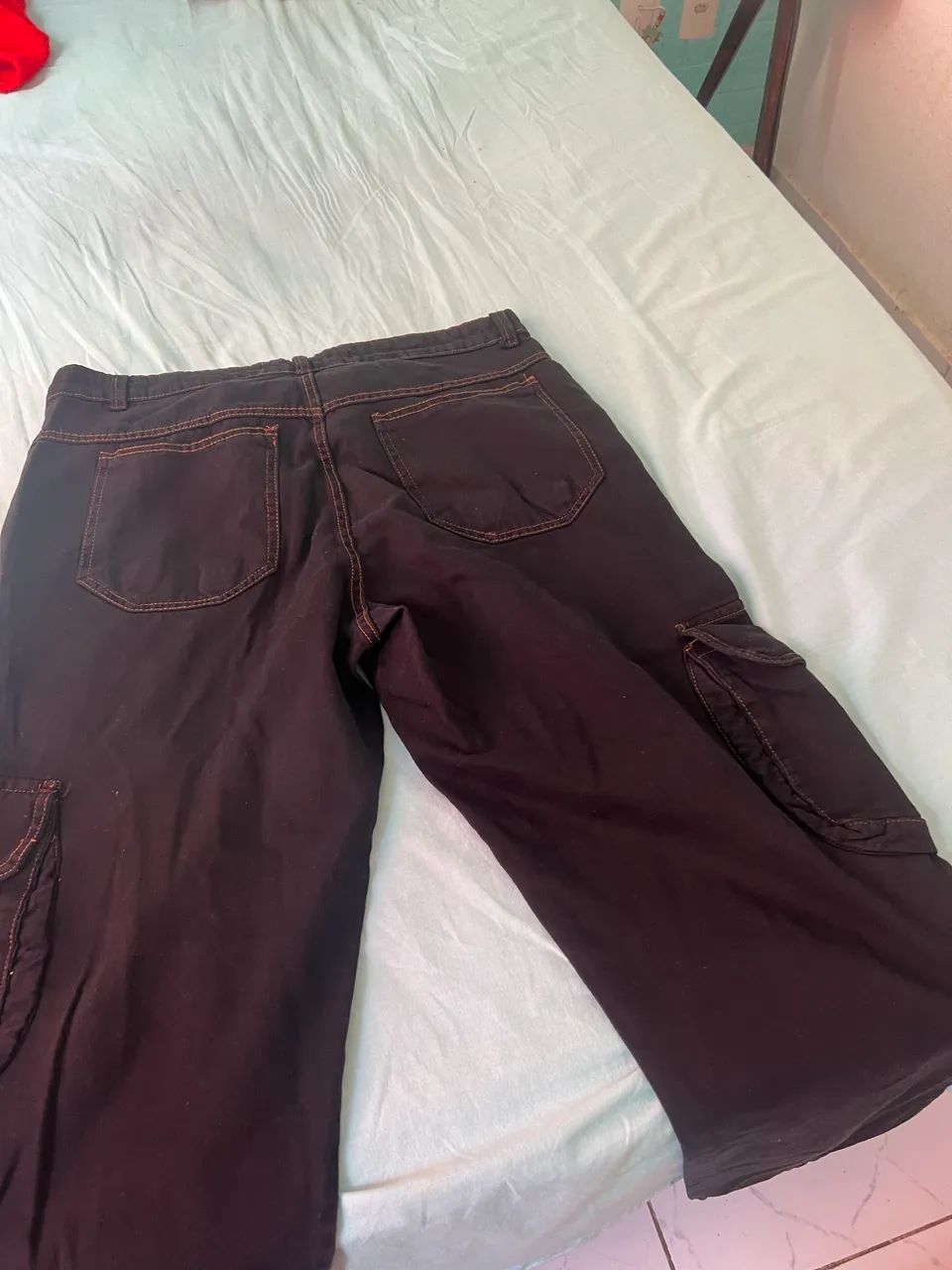 Vende se calça cargo tamanho 44 contanto *18  * - Foto 2