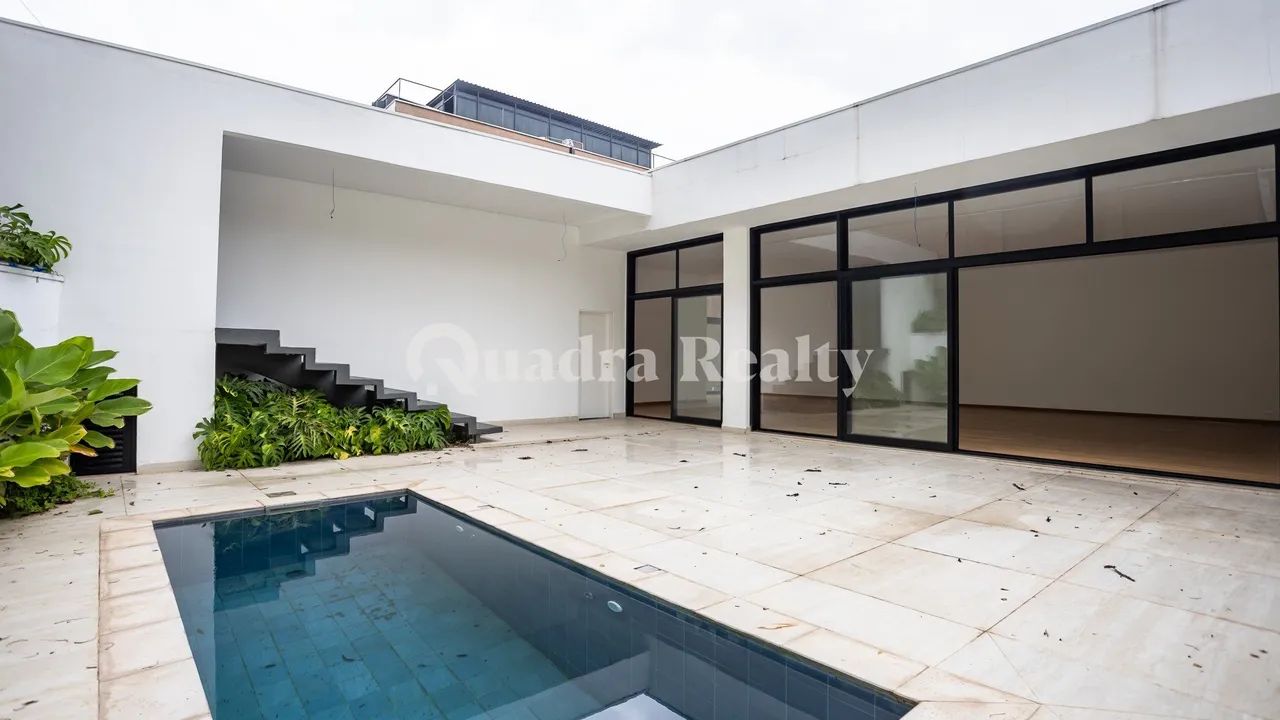 Casa no Morumbi para venda e locação com piscina