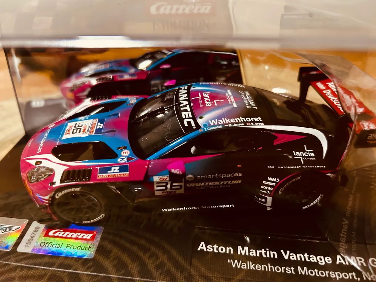 Carrinho Carrera Evolution ASTON MARTIN 1:32 - Foto 2