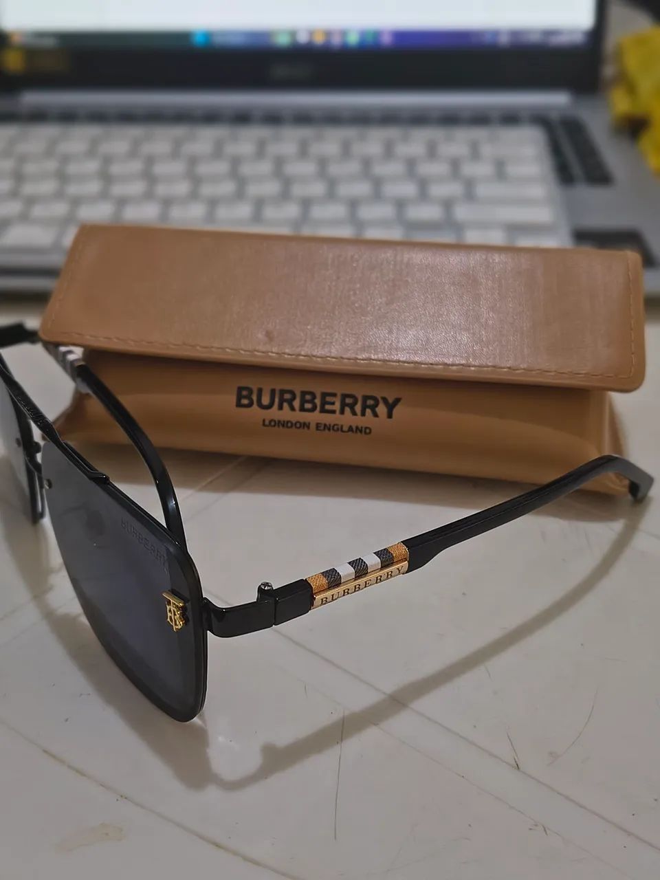 Óculos de Sol Burberry Original - Made in Italy - Foto 2