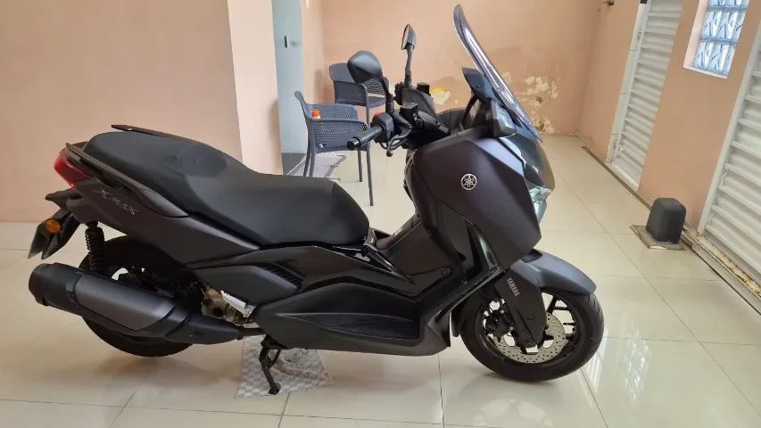 XMAX 300