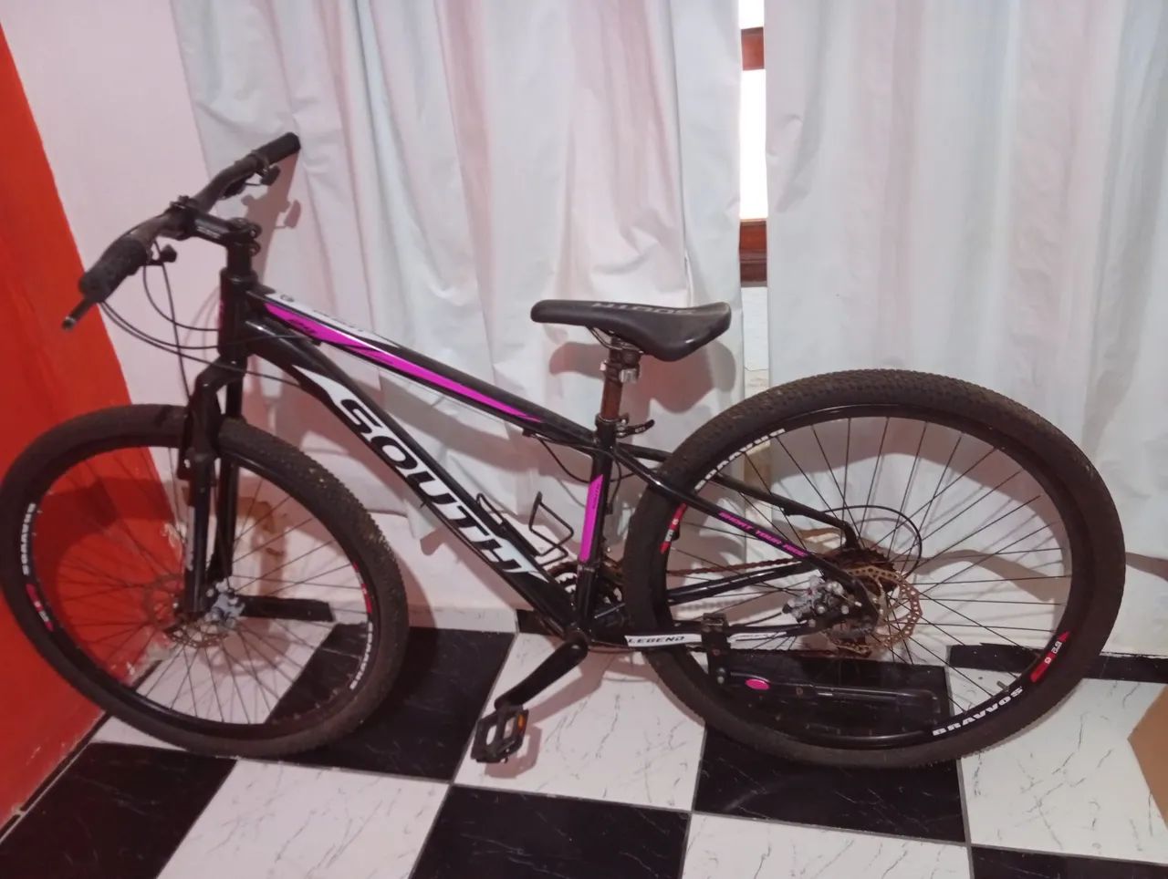 A Bicicleta South Legend Aro 29