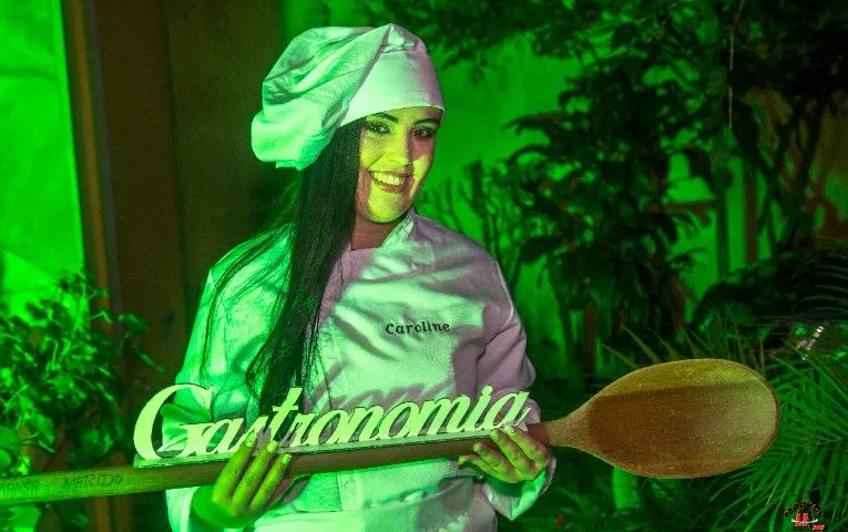 Não teve Formatura não deu para participar? Faço suas fotos com Toga/beca, Lindo Fotolivro - Foto 5