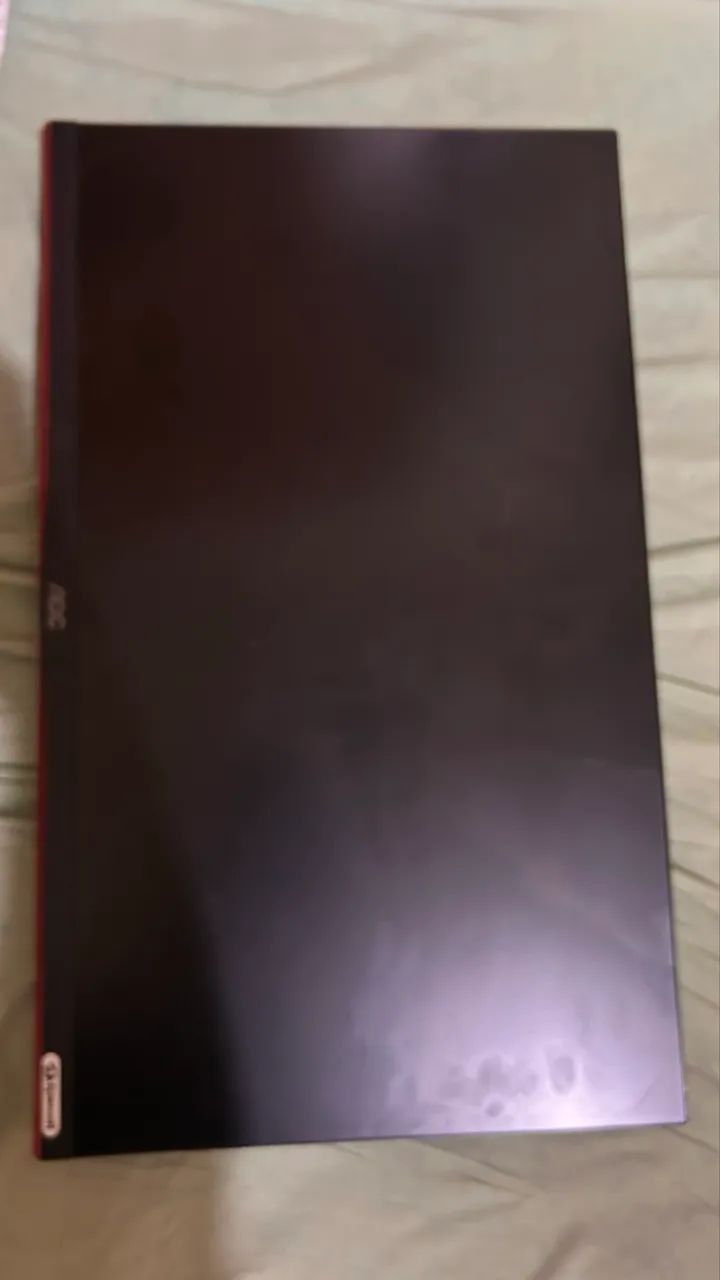 Monitor aoc 24 polegadas 144hz com defeito no display