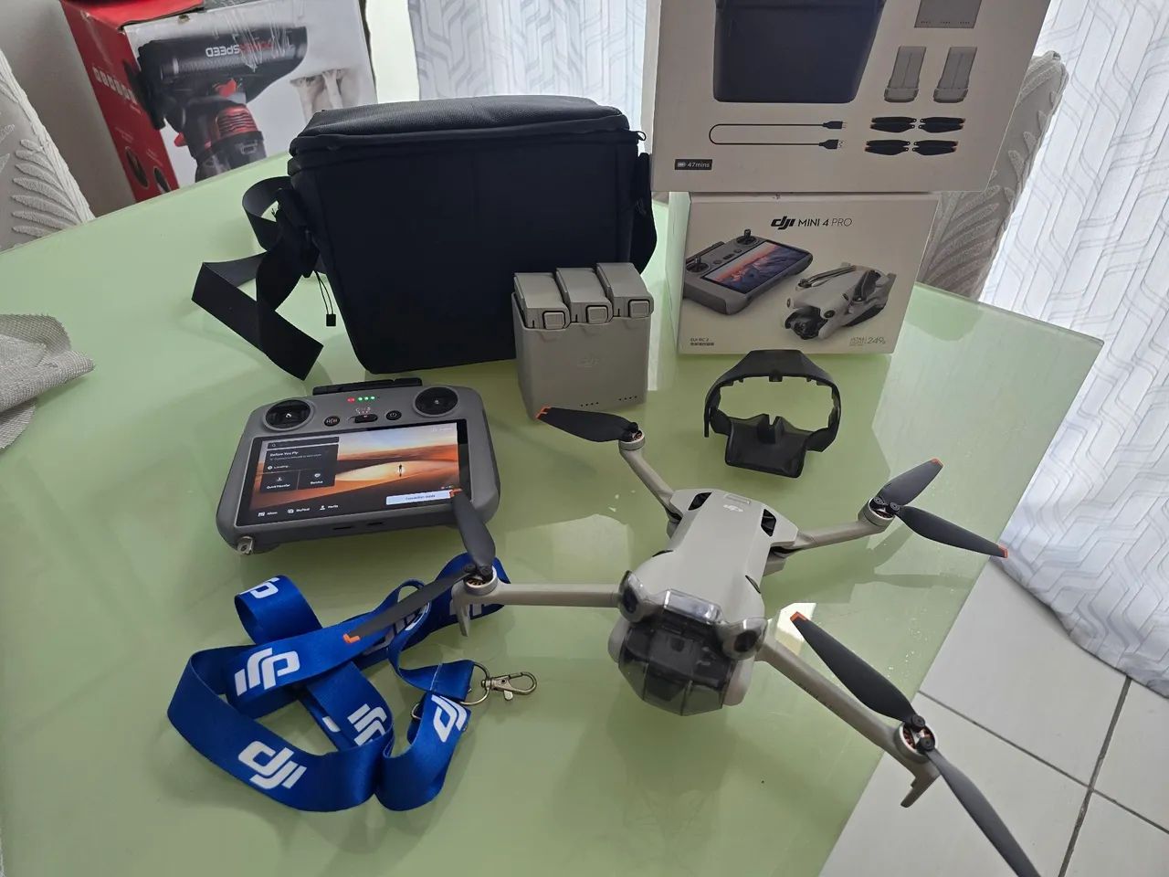 Drone DJI Mini 4 pro - RC2 com tela - Combo Fly more com 2 baterias extras - Foto 2
