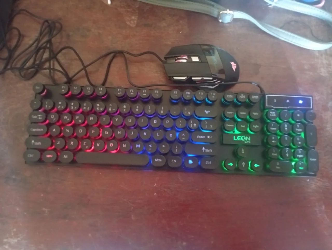 Mause e teclado por 140 reais 