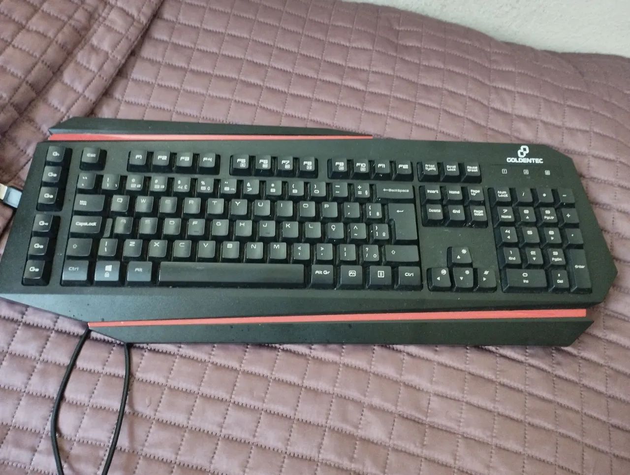 Teclado gamer Goldentec