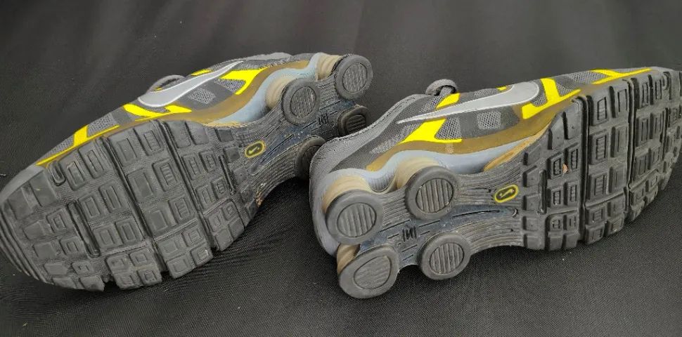Tenis nike shox amarelo e cinza - Foto 4