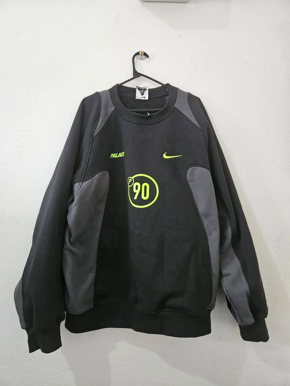 MOLETOM NIKE X PALACE