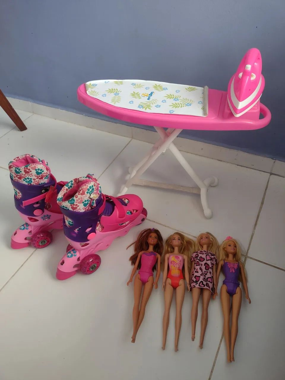 Bonecas e patis da Barbie 