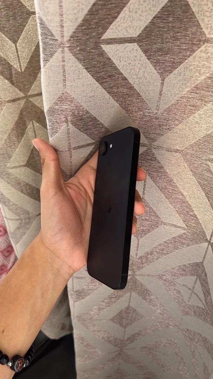 Iphone 16e 128gb sem marcas de uso - Foto 3