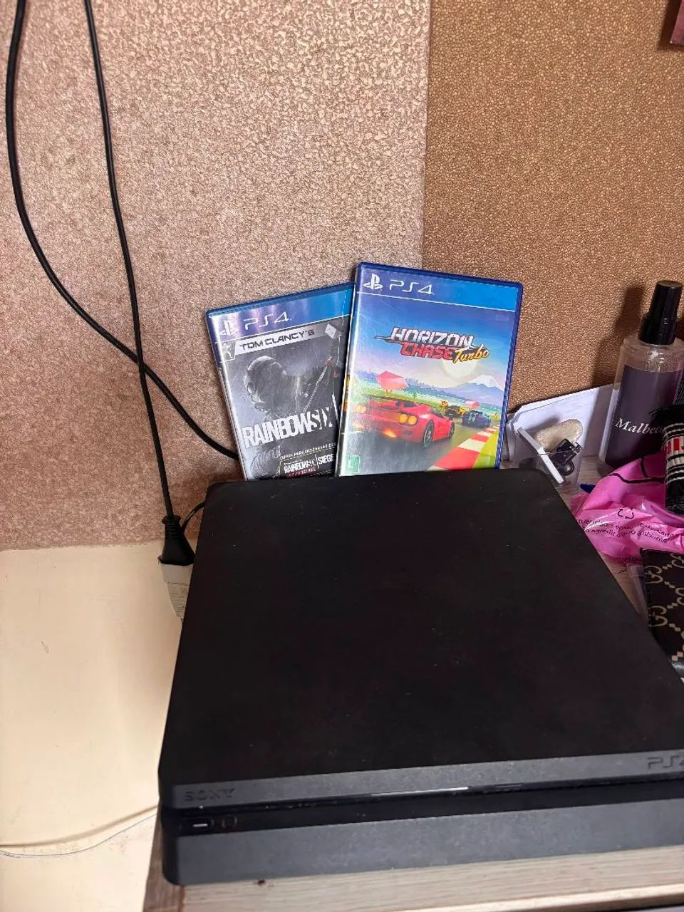 Ps4 slim +2 jogos