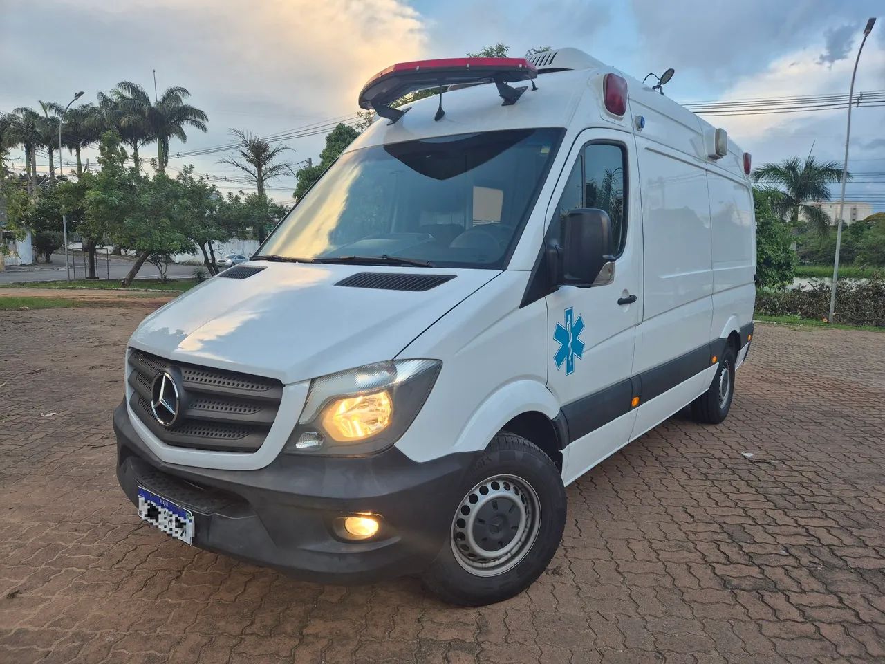 Mercedes-Benz Sprinter 415 FURGÃO LON.T.ALTO 2.2 DIES 2018