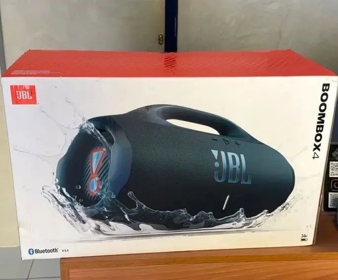 Bombox 4