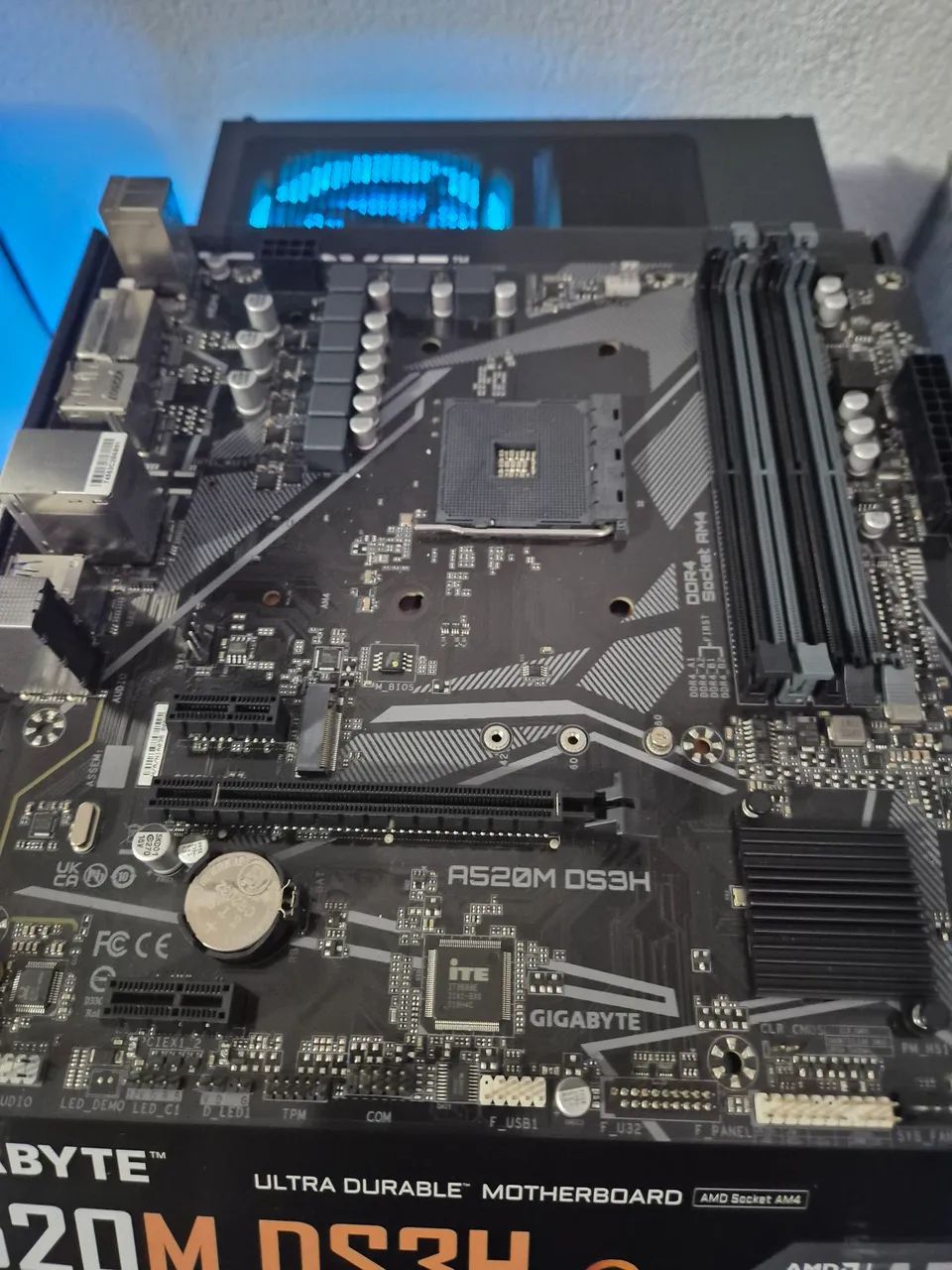 Placa mãe Gigabyte A520M DS3H - Foto 2