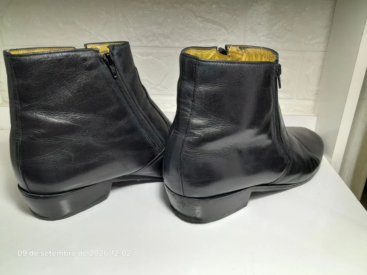 Bota masculina couro preto usada - Foto 4