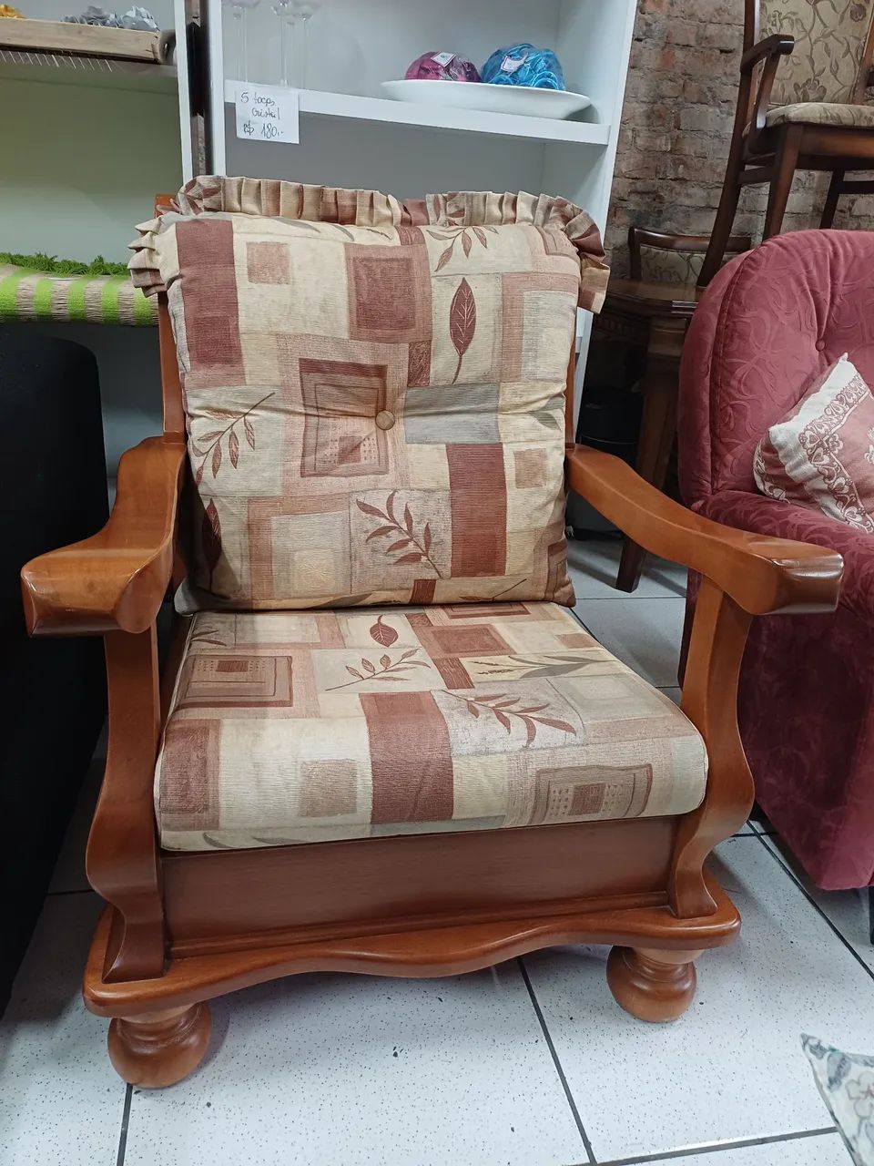 Poltrona em madeira