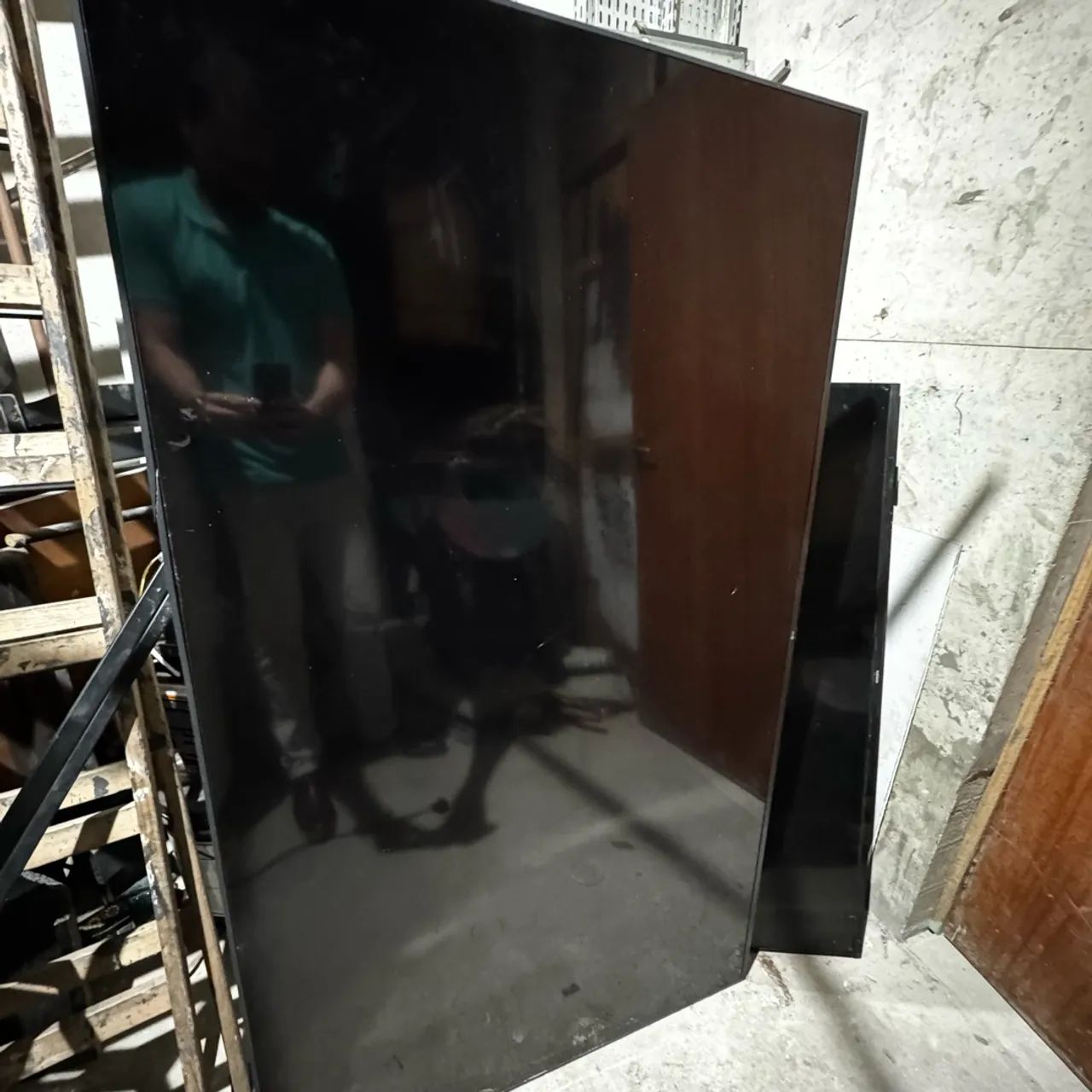 2 Televisores led para retirada de peças - Foto 2