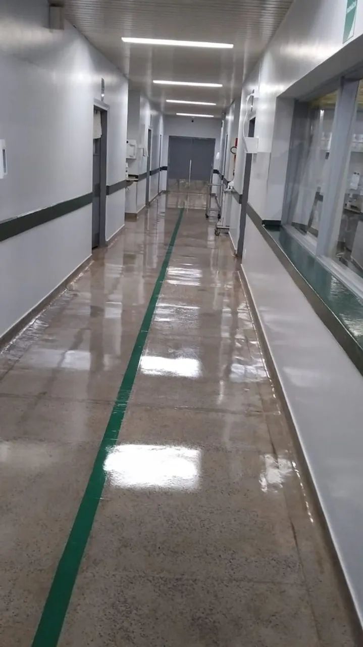Limpeza com Máquina De Lavar e Encerar - Foto 4