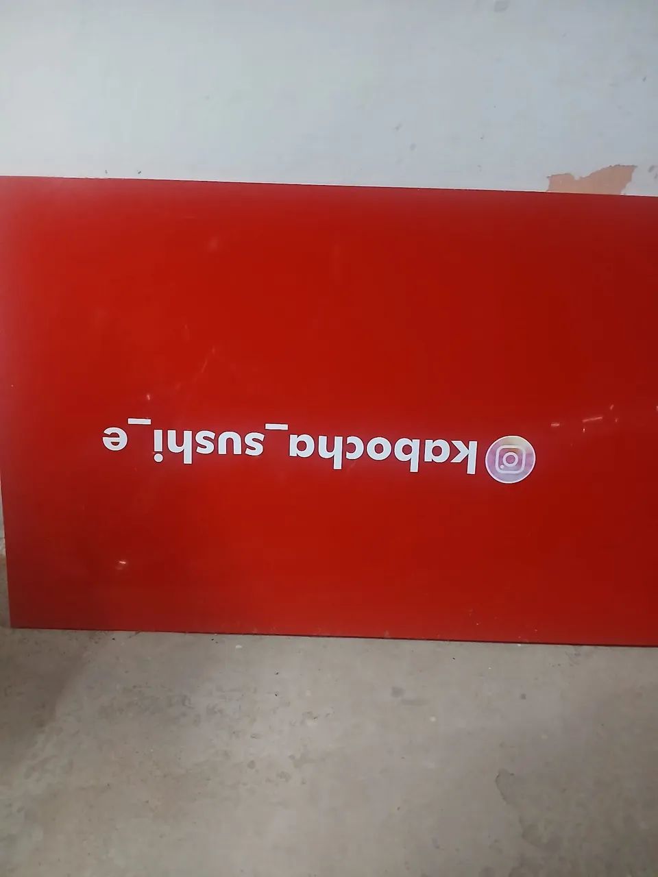 Placa de identificação para loja