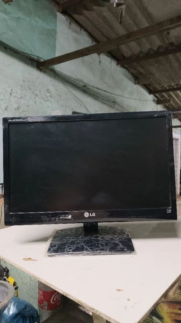 Monitor LG 20 polegadas entrada de vídeo VGA