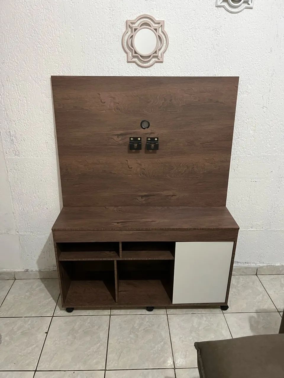 Rack com painel para televisão de 43 polegadas