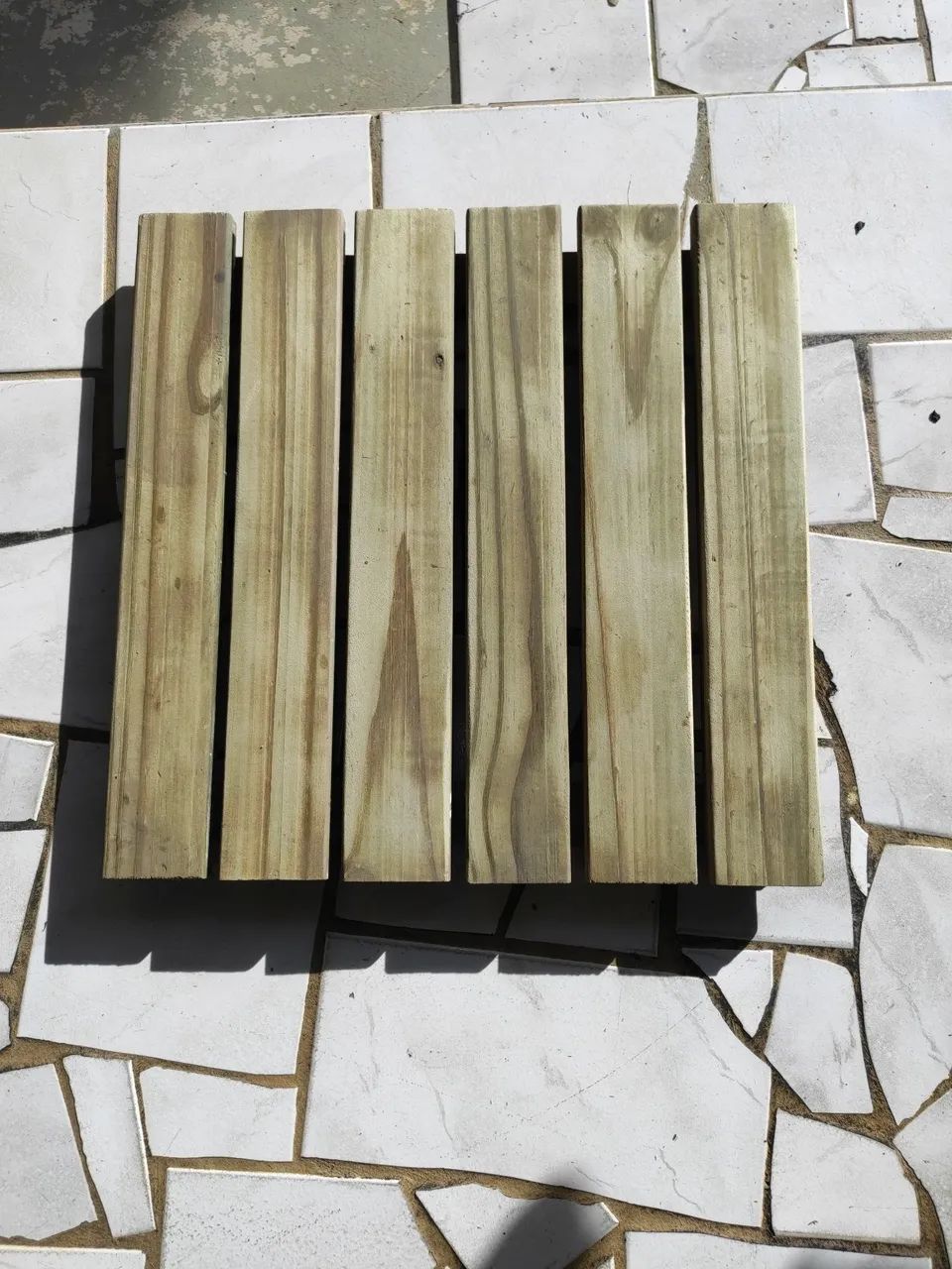 20 peças de piso em madeira pinus autoclavado 50x50cm