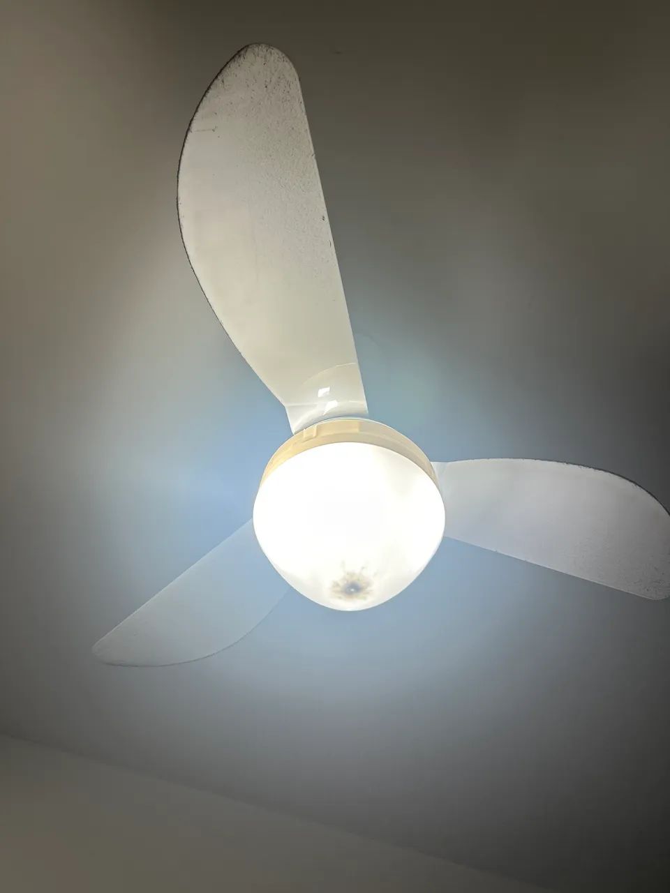 Vendo ventilador de Teto com Controle  - Foto 2