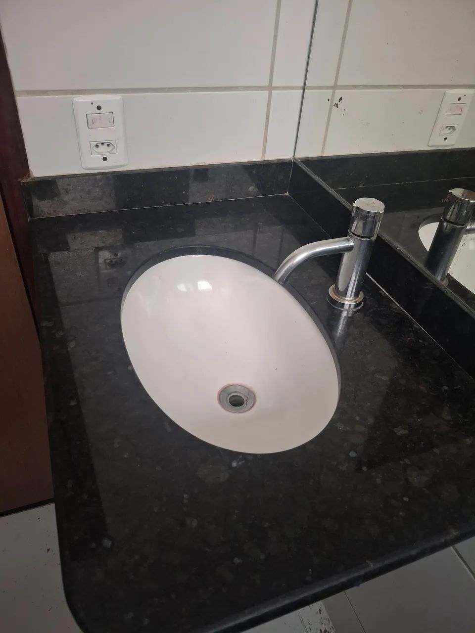 Bancada e Pia de Banheiro - Foto 4