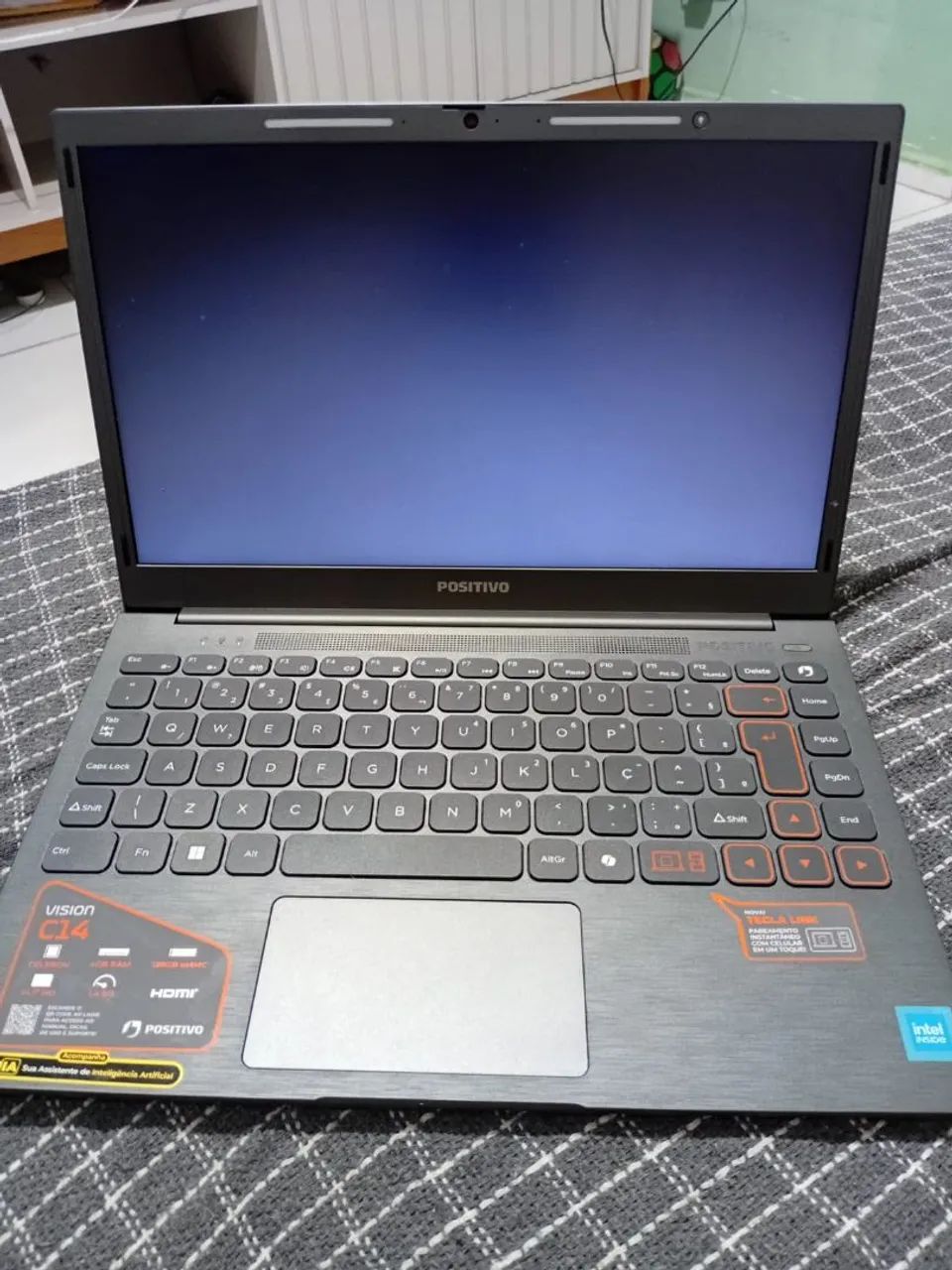 Notebook semi novo na caixa. 2 anos de garantia  - Foto 2