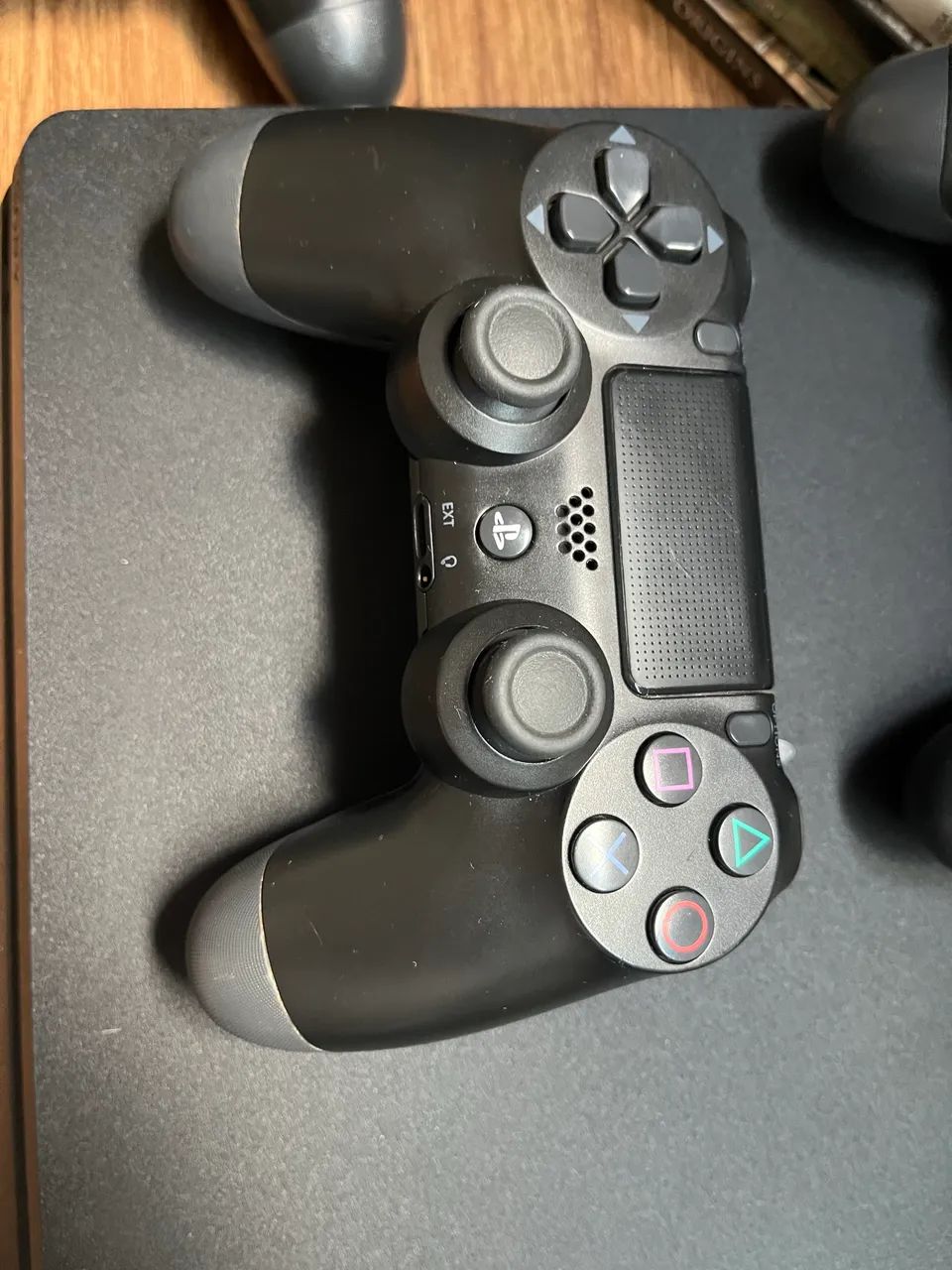 PS4 slim c/ 4 controles - Foto 4
