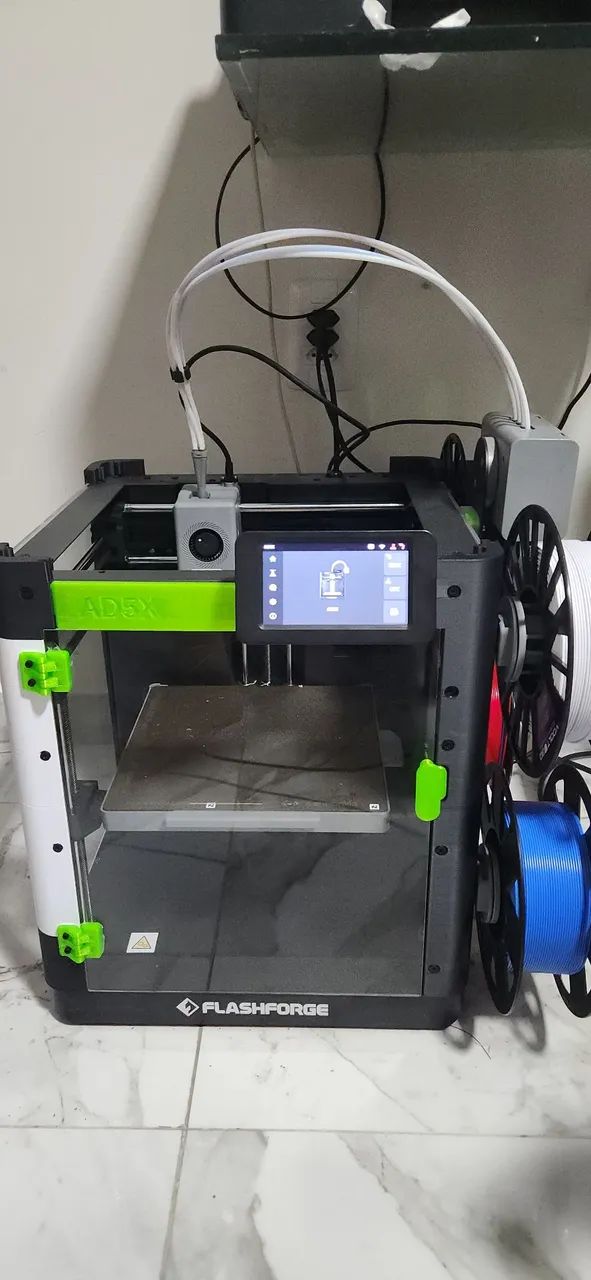 Impressora 3d profissional ad5x com fechamento 