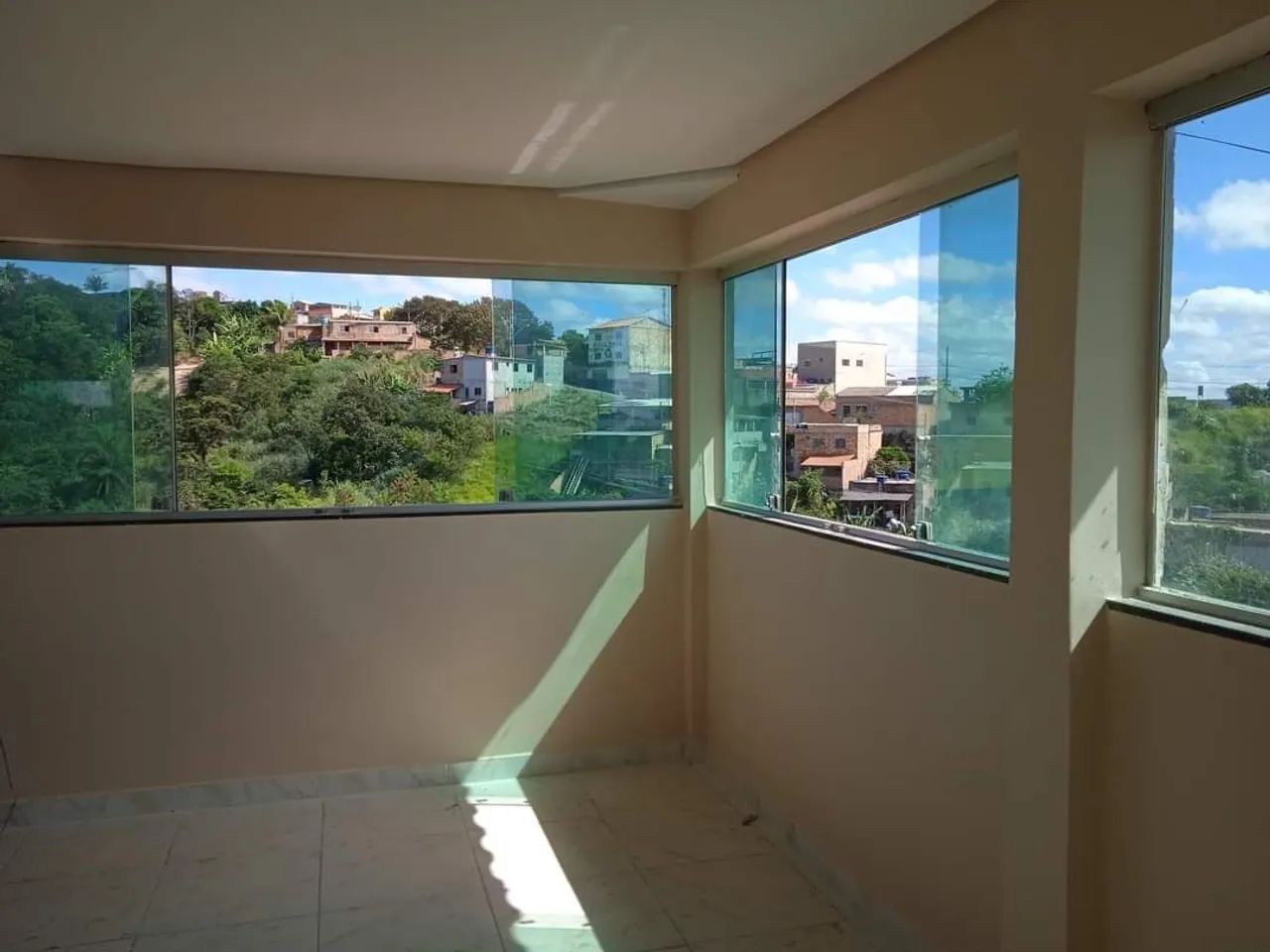 Aluga se linda casa